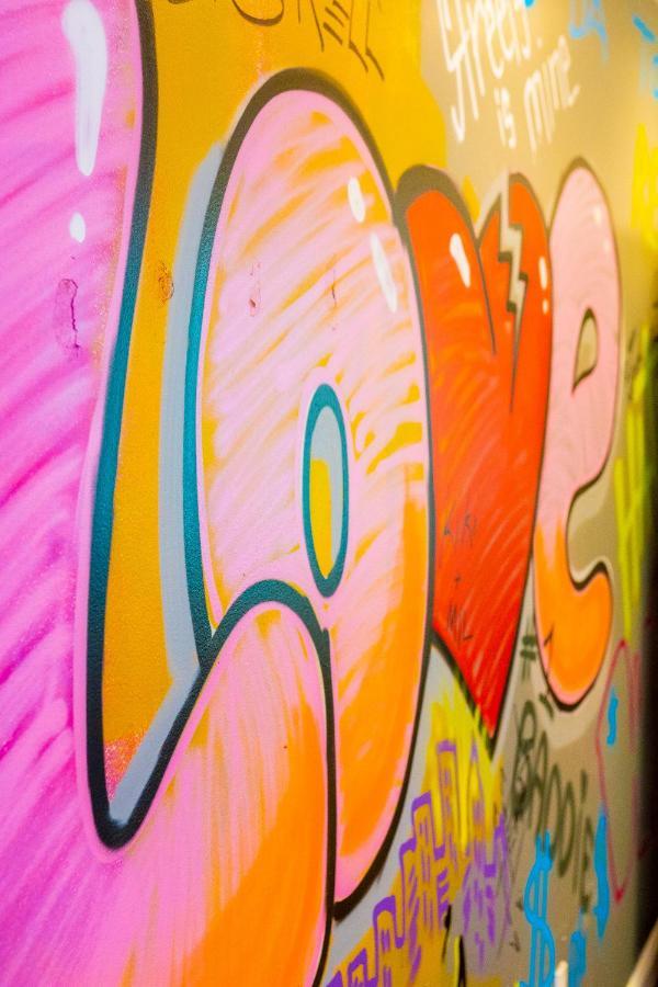 Art Deco Graffiti Suite Филаделфия Екстериор снимка